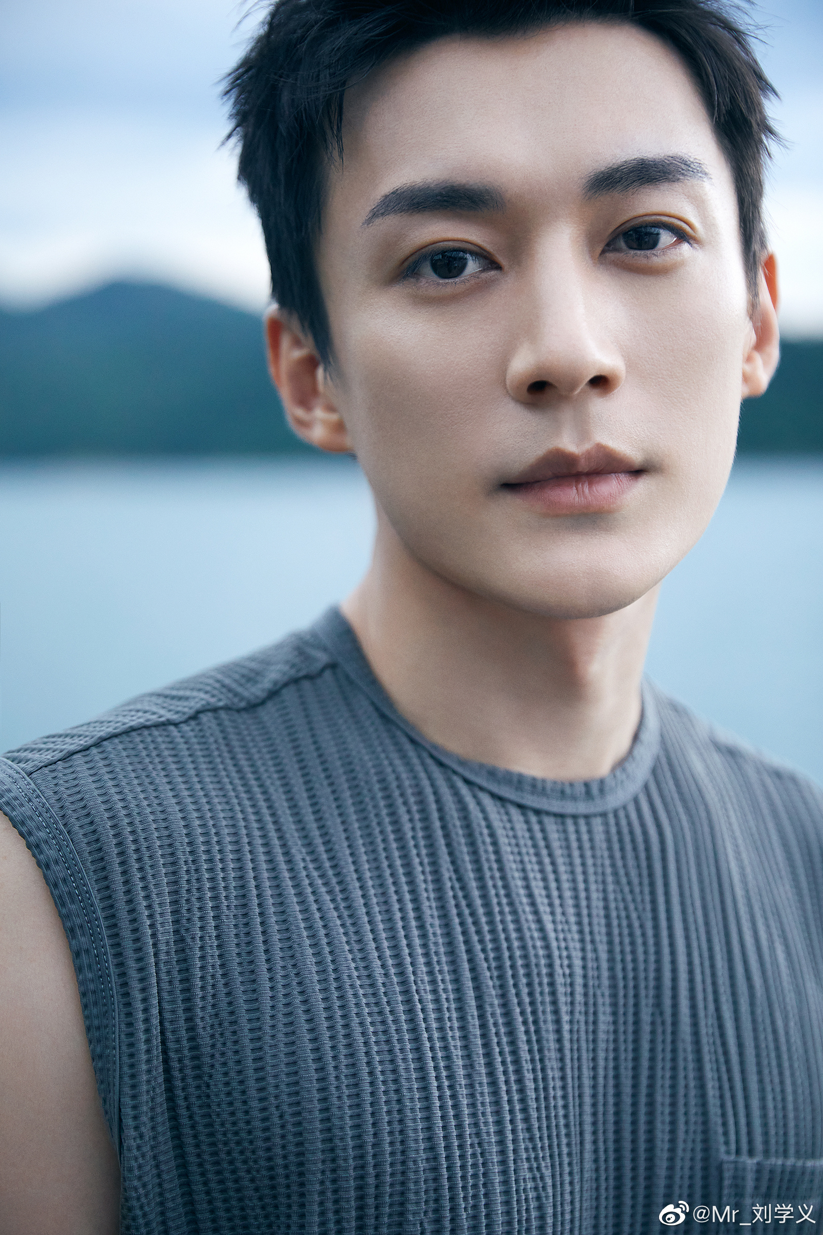 杨紫生日刘学义不甩绯闻送祝福  网狂酸：别半夜吃蛋糕