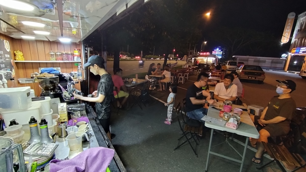 柔:时尚记事簿(11月26日见报):古来掀街头品味精品咖啡风气