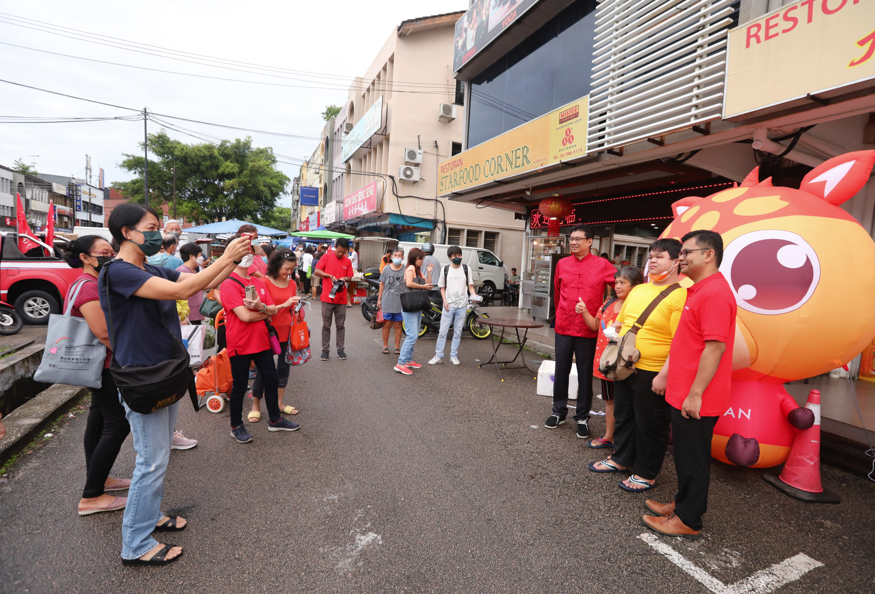 柔：阿克玛：呼吁选民投票日趁早出门