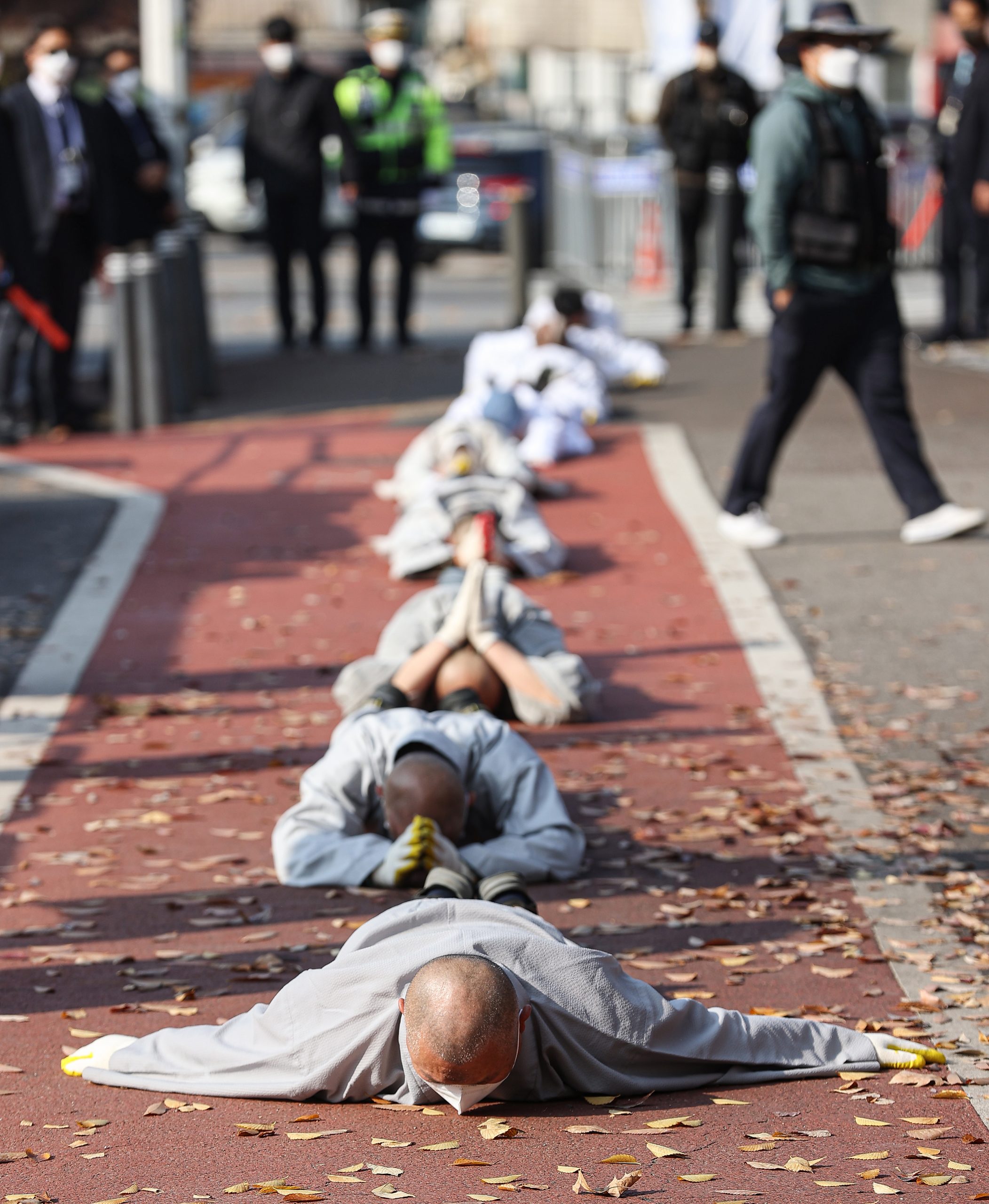 梨泰院踩踏事故|韩龙山警局高层警官陈尸住处 疑与删改案件报告有关轻生