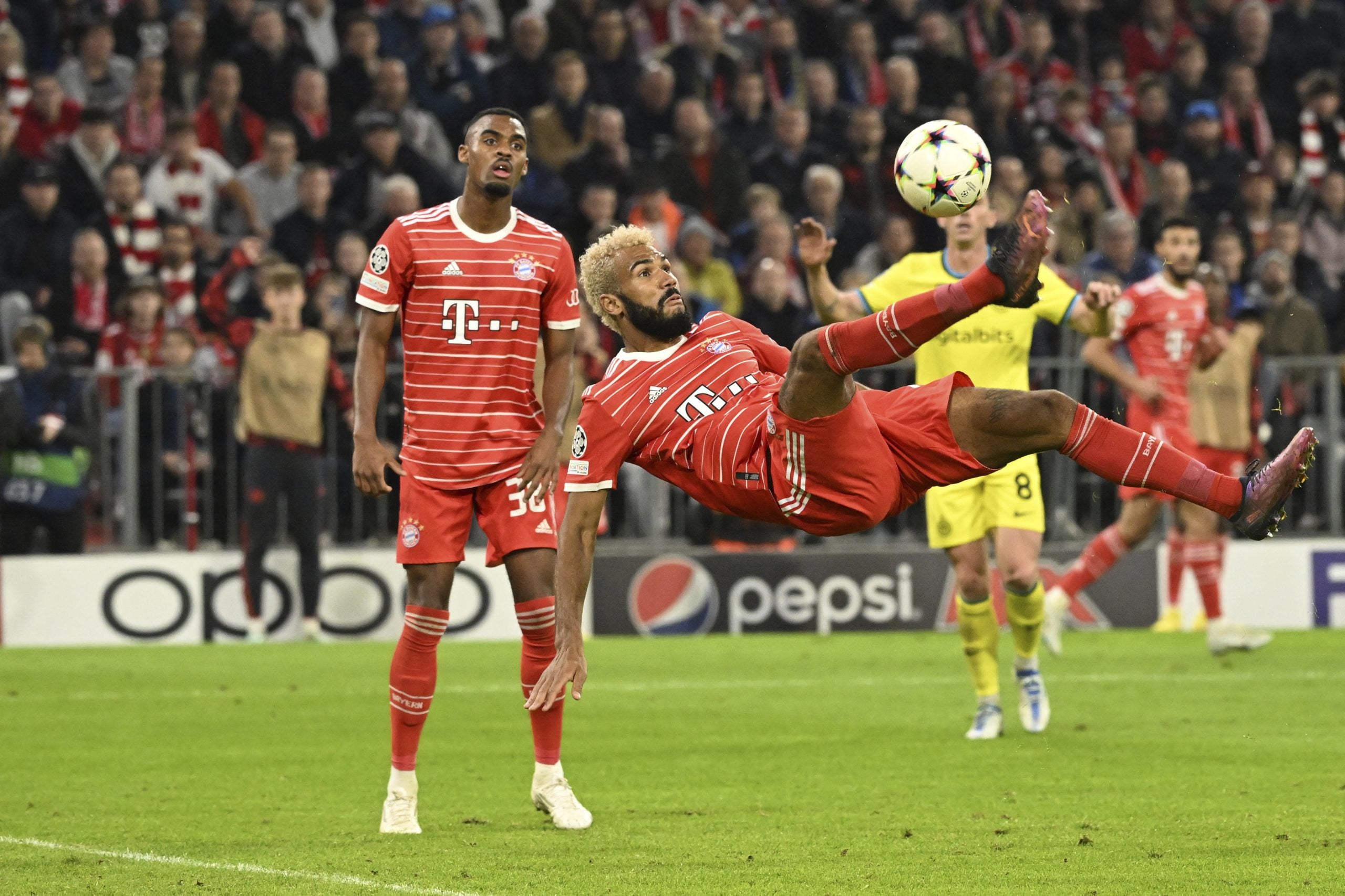 欧冠杯| 巴塞黯然转踢欧联 拜仁唯一小组全胜队