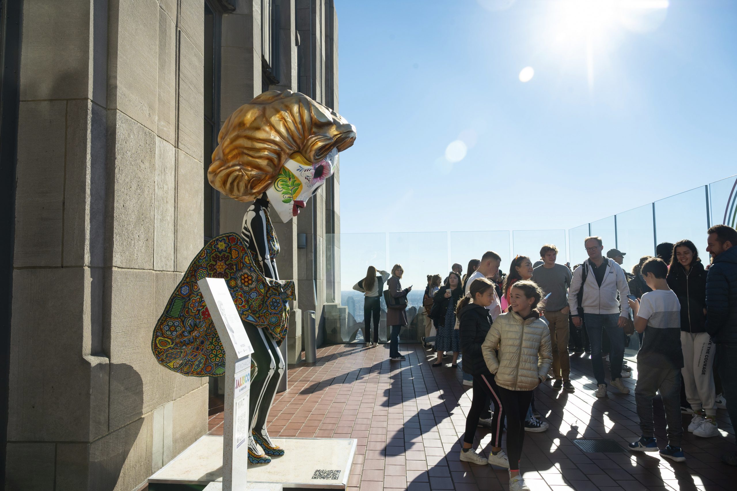 每日一展两图/洛克菲勒中心墨西哥周 展出亡灵节艺术作品