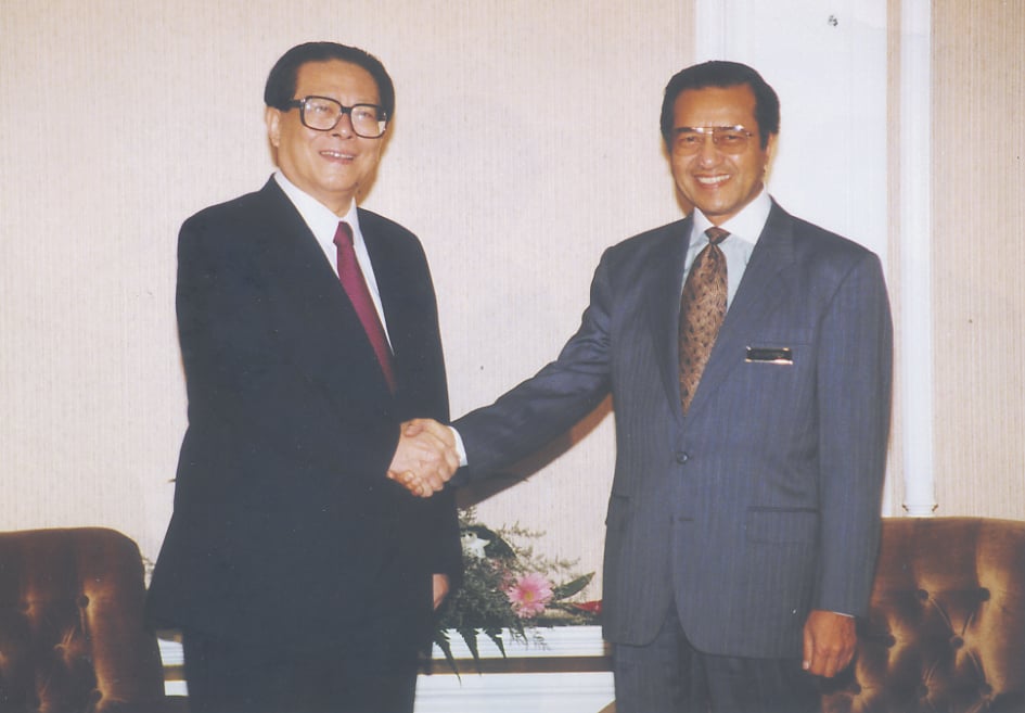 江泽民1994年访马 为双边发展奠基础