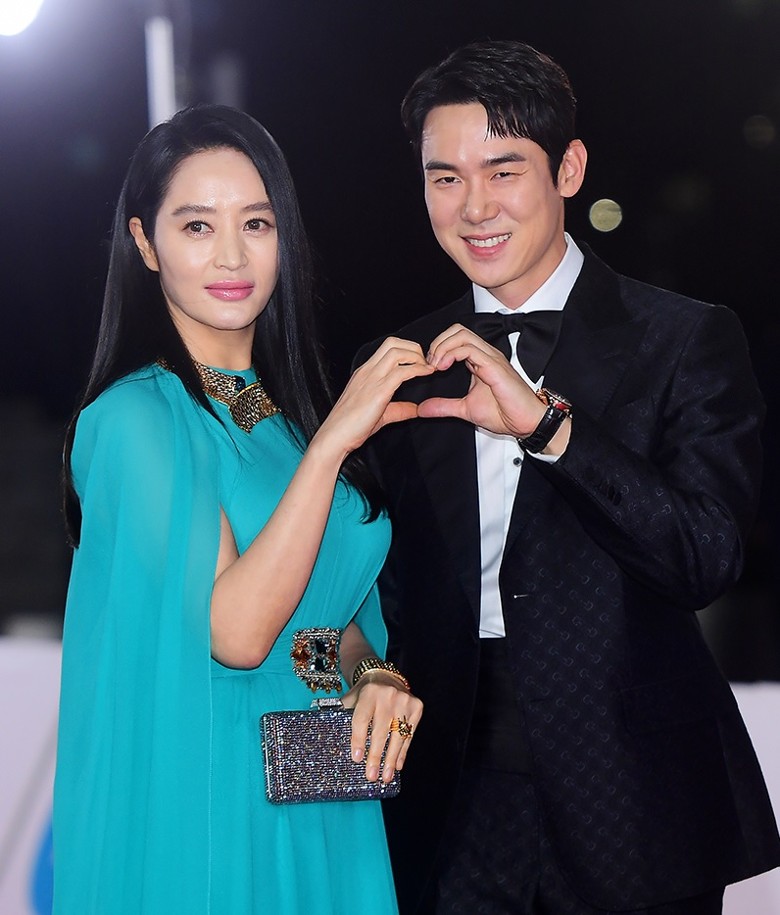 汤唯成青龙奖首位华人影后  喊话父母“关上手机”