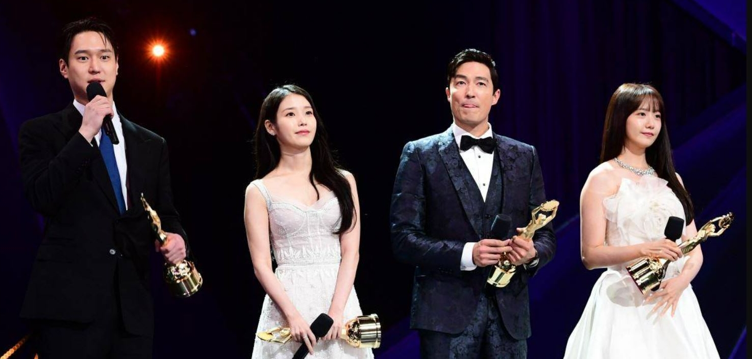 汤唯成青龙奖首位华人影后  喊话父母“关上手机”