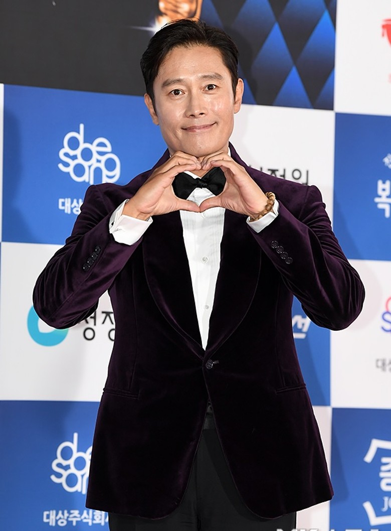 汤唯成青龙奖首位华人影后  喊话父母“关上手机”