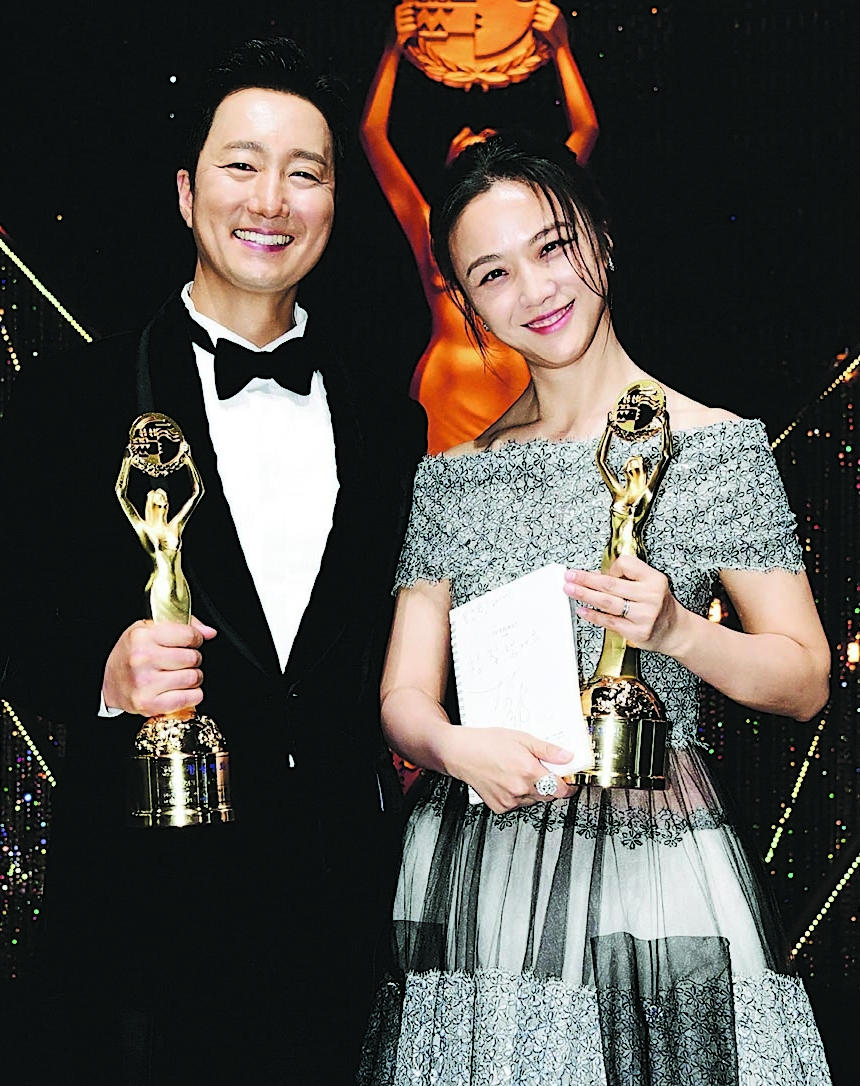 汤唯成青龙奖首位华人影后  喊话父母“关上手机”