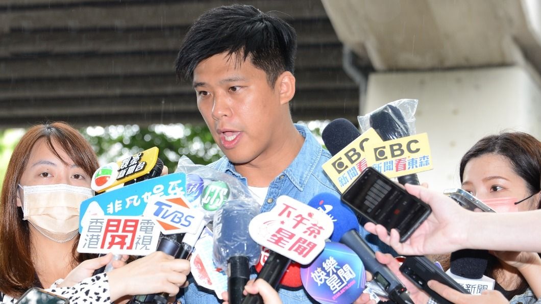 汪小菲疑官宣认爱张颖颖  葛斯齐再出手曝3段脏话音档