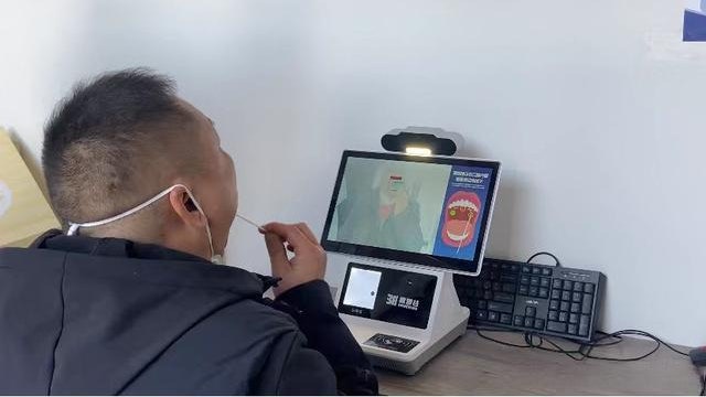 河南研制核酸自主采样设备30秒完成检测 300台首先投入使用