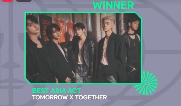 泰莱史薇芙EMA夺4项奖  战袍遭吐糟水果网套