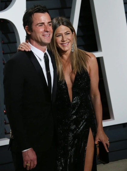 澄清离婚非因不想生 珍妮花雅妮斯顿后悔没涷卵