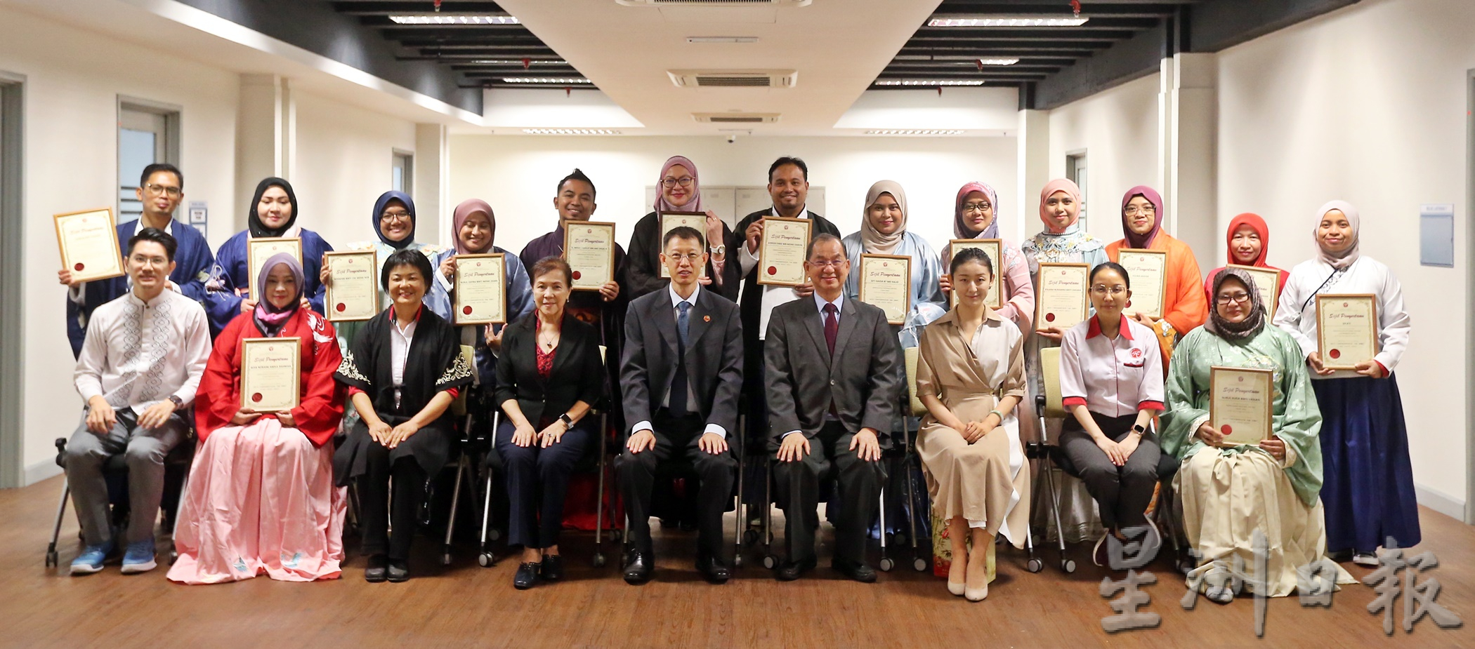 2022年首届中初级政府高级官员学汉语结业仪式