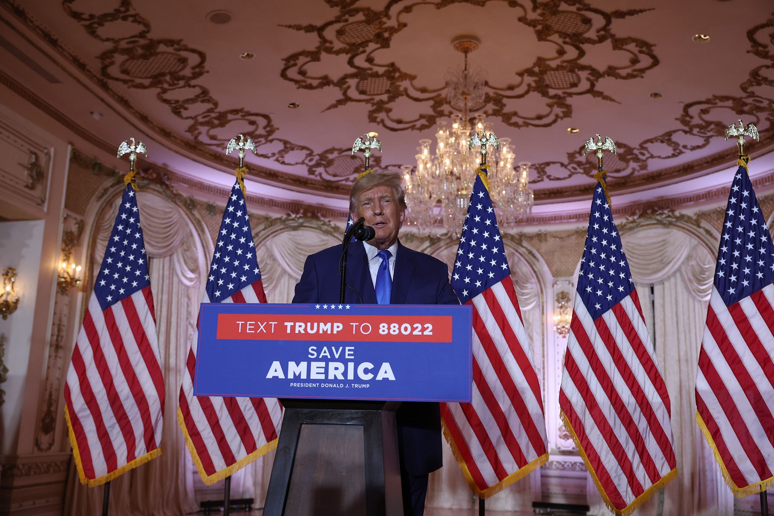 特朗普拟周三早宣布竞选总统 试图摆脱潜在对手德桑蒂斯 先下手为强?