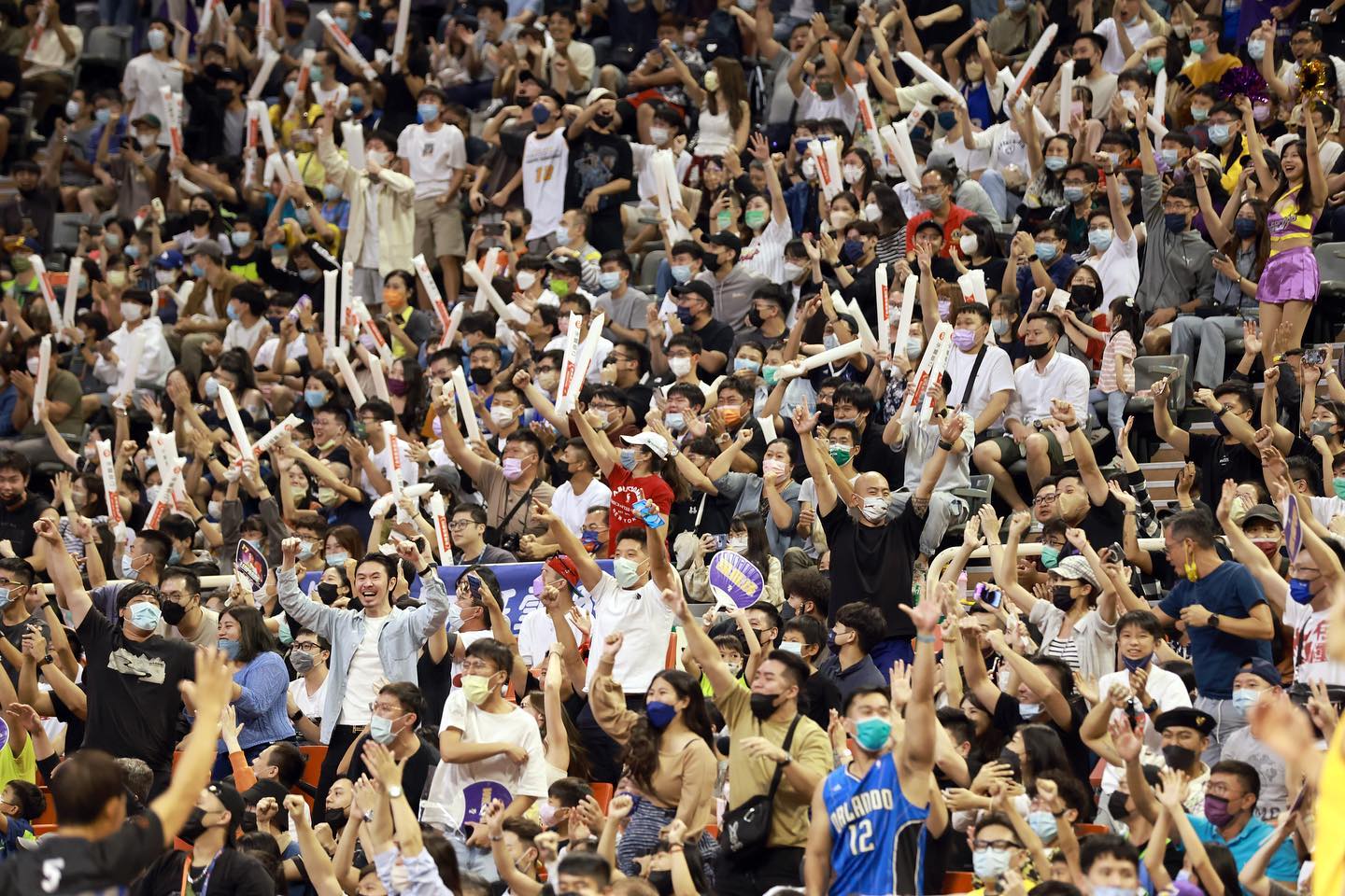 狂轰38分25篮板两大双  （魔兽）台职篮首秀完美