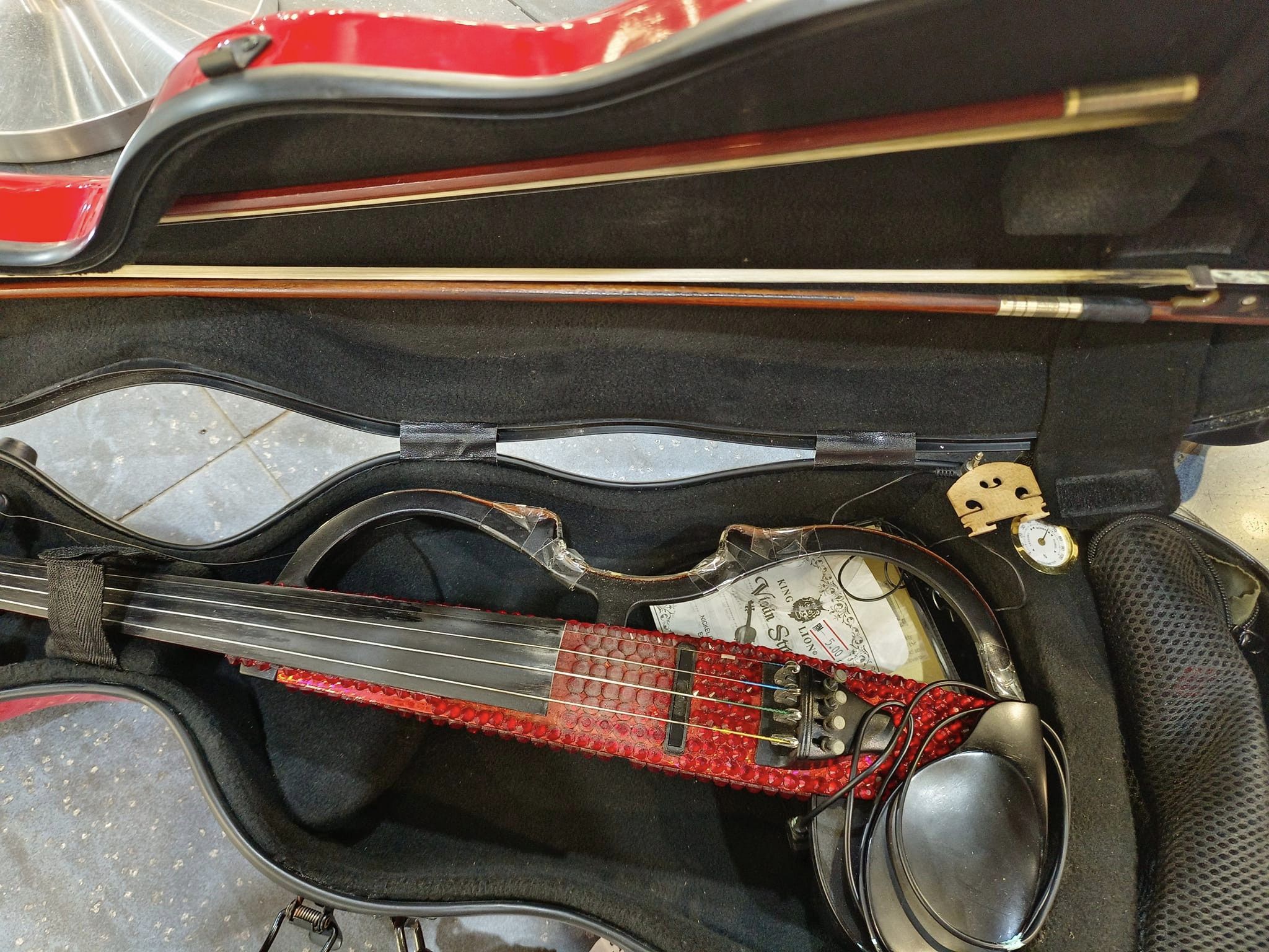 独家|被阻手提上机无奈寄舱 艺人:上千琴盒损坏仅赔RM80