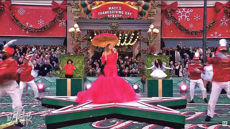 玛丽亚假唱太明显 网痛批:令人作呕