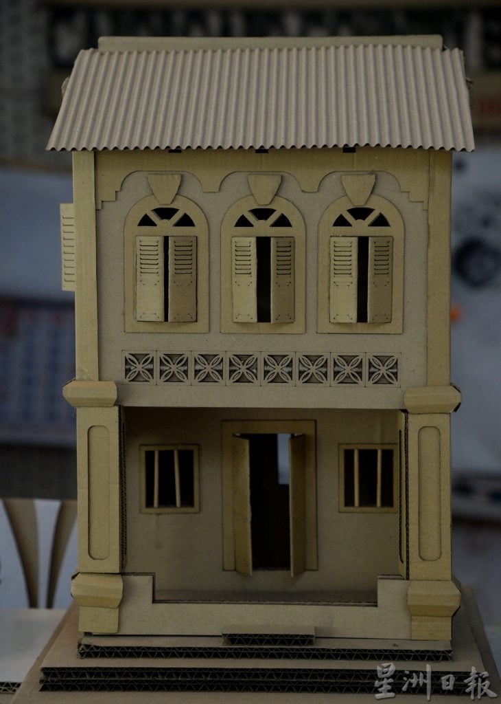 用创意堆砌“纸皮玩国”