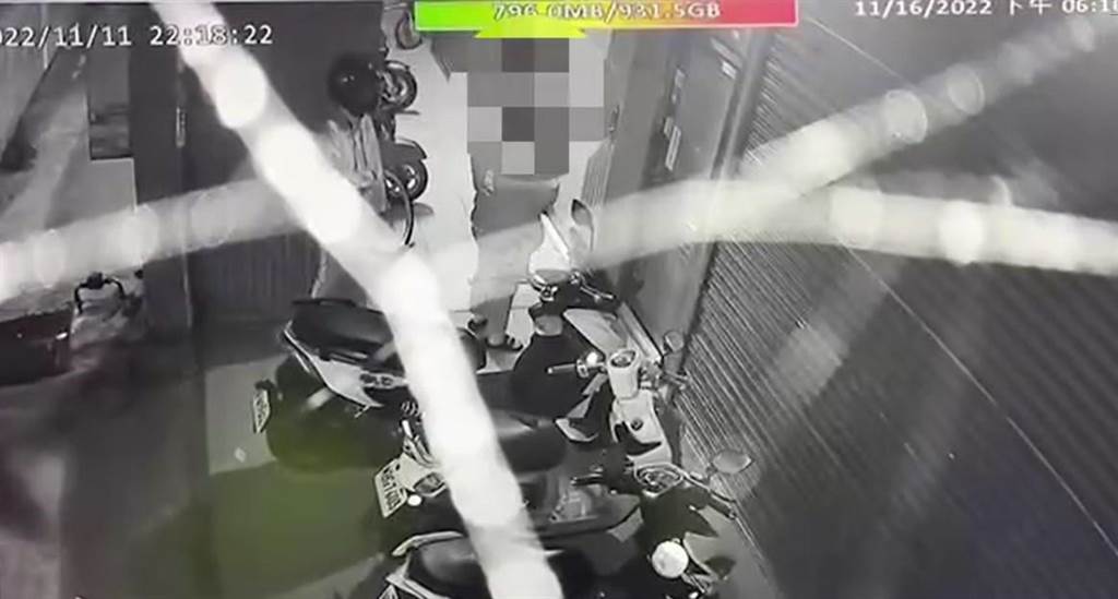 疑劈腿惹杀机 女子遭前女友5人囚禁乱棒打死