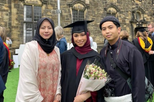 癌母病重无法来毕业典礼 女子分享与母视频通话感动网