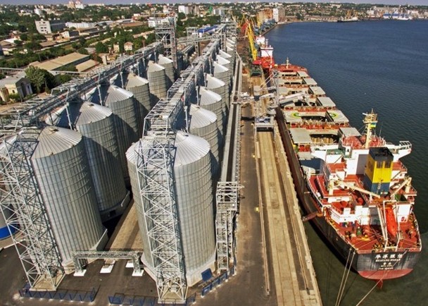 看世界/乌指控俄火箭炮 袭击华企承租码头