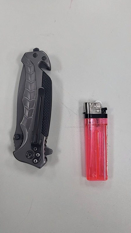 看世界/台北发生严重车祸致一司机死亡 乘客欲殴打警察被开枪制伏