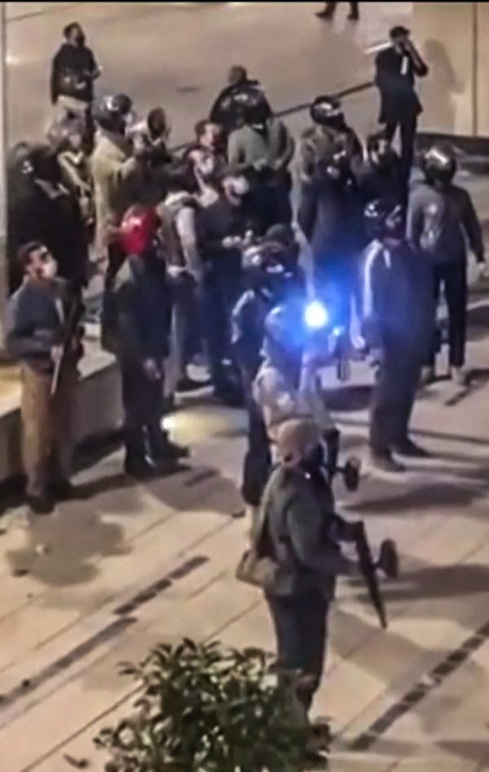 看世界／阿米尼之死第8周 伊朗议员吁以牙还牙整饬暴乱