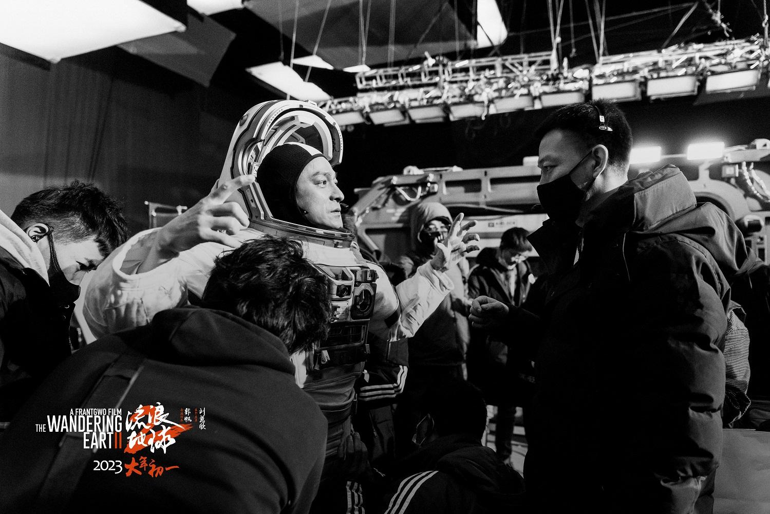 穿50公斤潜水服怕伤腰  刘德华自嘲已不帅气