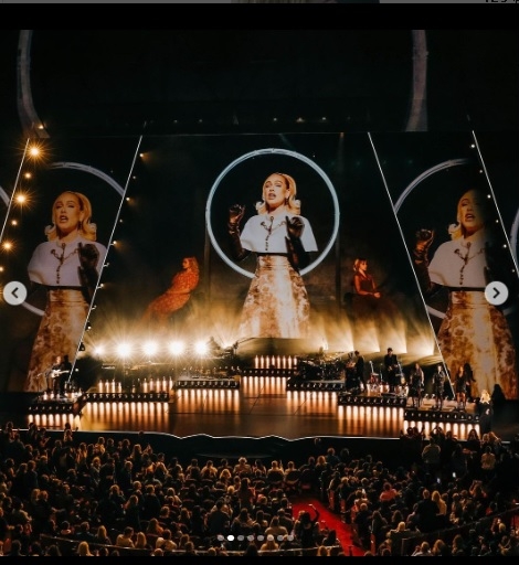 粉丝求合照滤镜开太强  艾黛儿惊喊“关掉！”