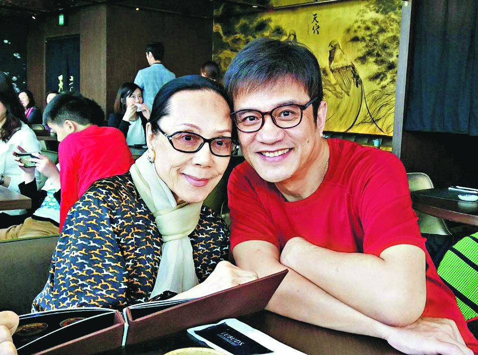 粤语片红星嘉玲离世 无线御用恶人黄柏文公开母子关系	