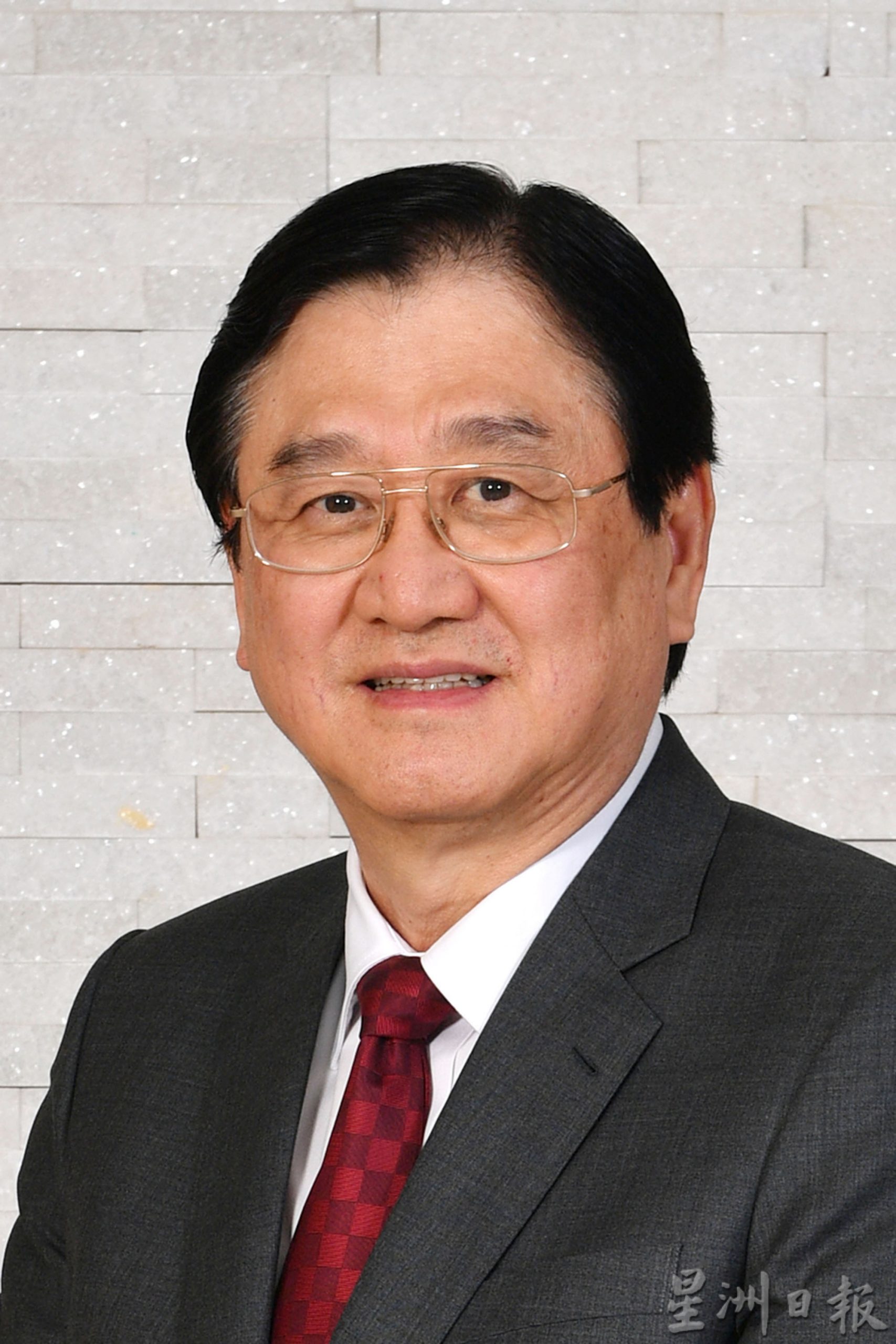 网站是明早10点发布//早报副文∕世华媒体张聪接棒