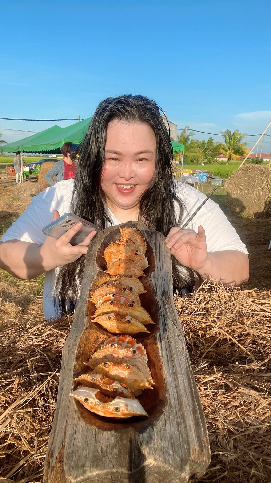 获女人行个人成就奖  卓卉勤修心理学回馈社会