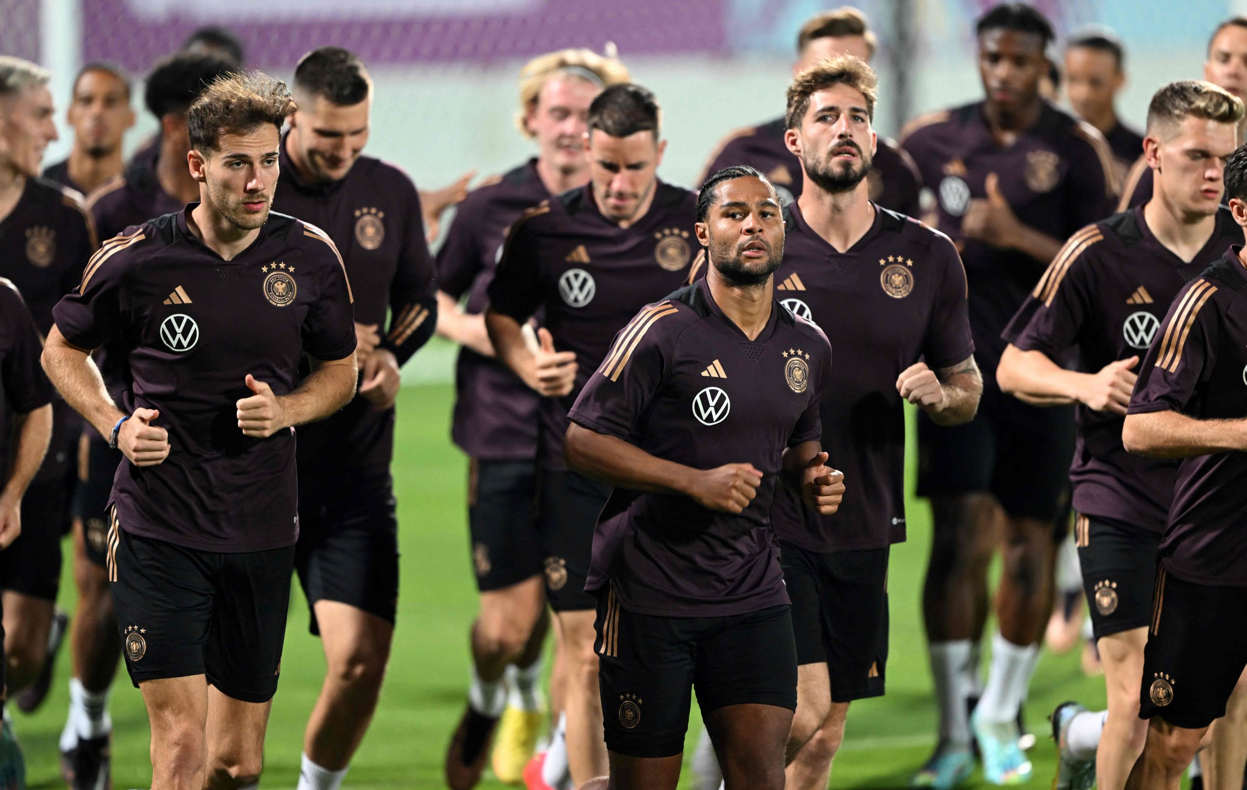 西班牙杀红眼  德国殊死一战