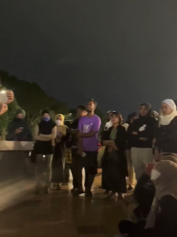 视频 | 5政府大学禁法米上民主课!大学生不理 换地点继续听