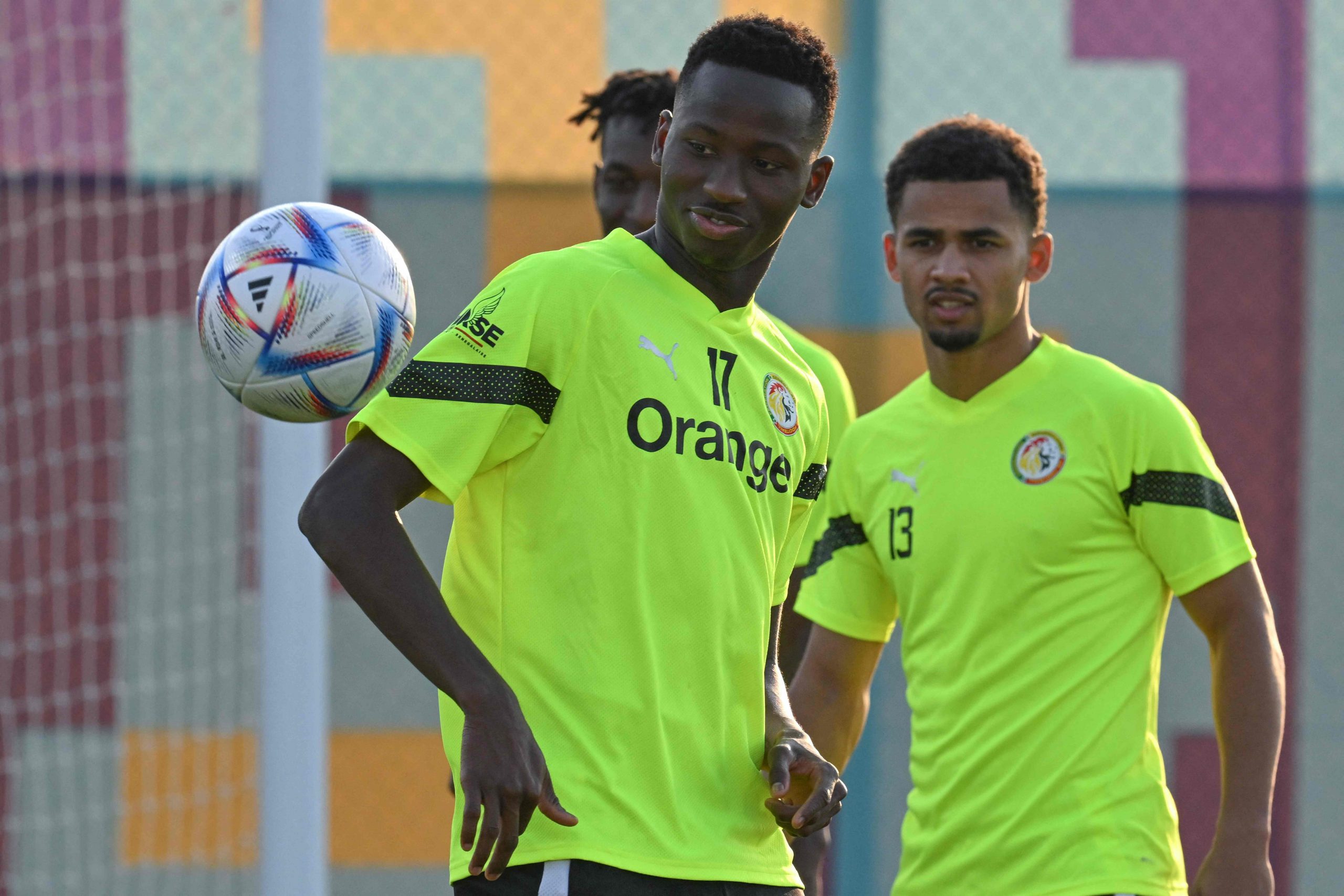 谁都不想成首支出局队 卡塔尔 塞军争首胜