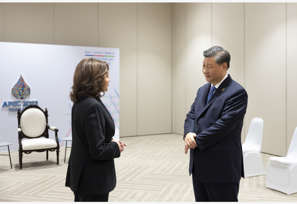 贺锦丽:美国不寻求与中国对抗但欢迎竞争