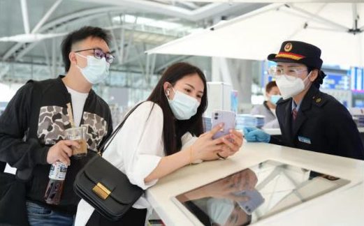 进京旅客除外 多地发布通知:乘火车飞机出行不再查验核酸证明