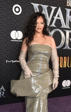 邀尊尼特普客串内衣秀？  蕾哈娜被安柏赫德粉丝骂爆