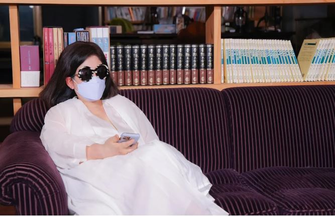 陈文茜「脑下垂体功能已死」　自曝下肢末端血管破裂：如垂亡之人