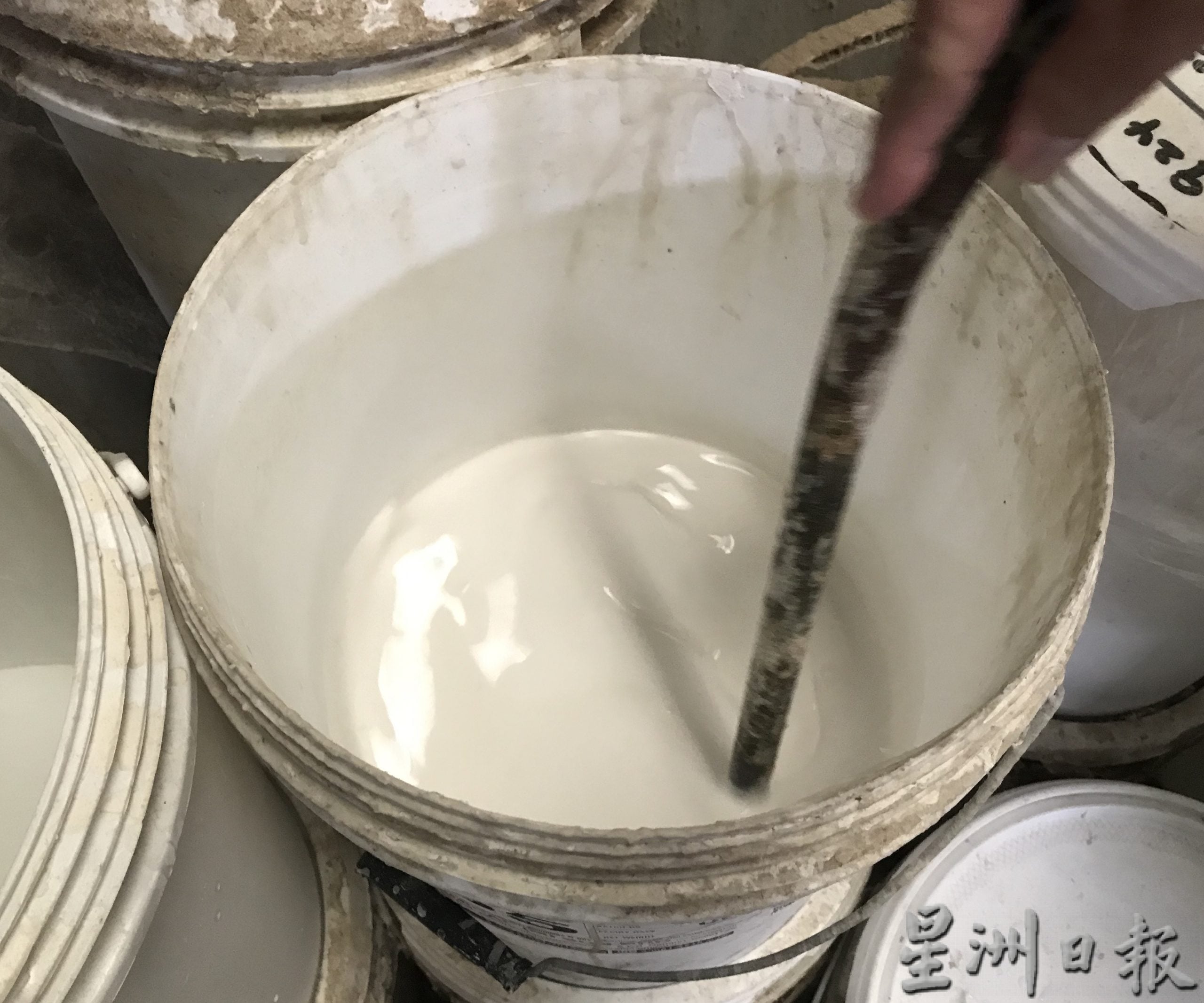 霹：30日见报／封底主文／【它的诞生】蜂窝纸