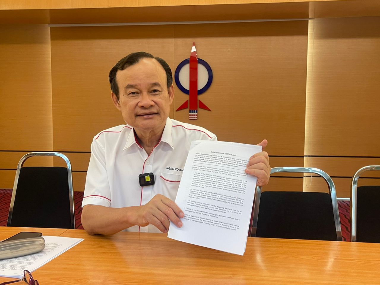 霹:版四半边头/倪可汉:申请外劳程序落伍繁复 吁沙拉瓦南解决 否则选民否决他