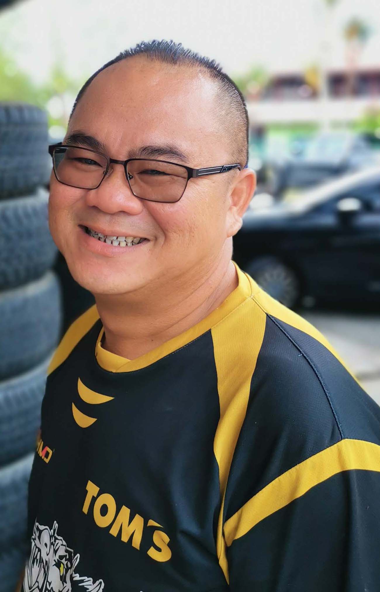 霹：版头／雨季来临 路洞处处易造成车子爆胎