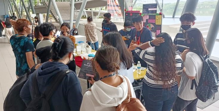 霹:金宝拉曼大学主办《爱》展览会