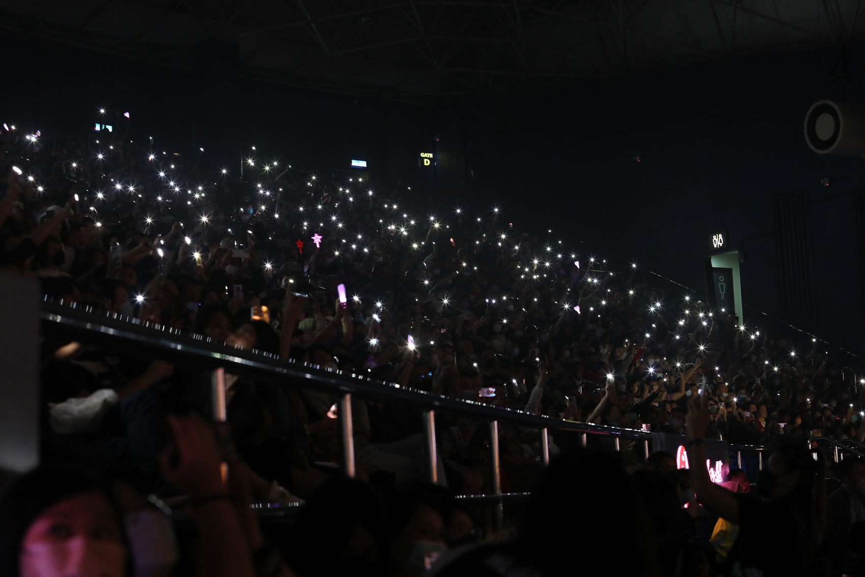 频爆金句自侃黎明上身  容祖儿泪谢粉丝耐心等2年