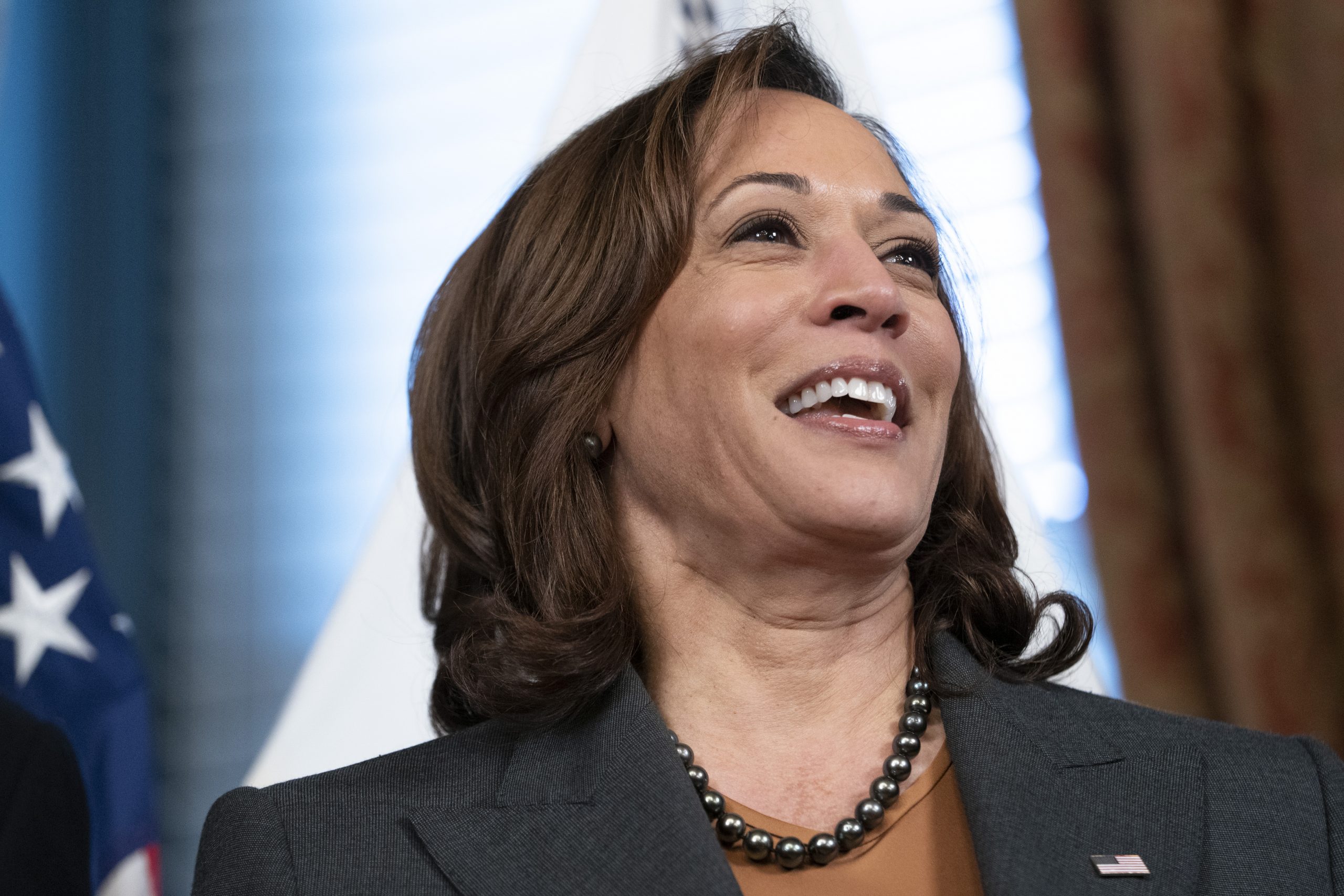 首位到访邻南沙岛链美高官 贺锦丽下周访菲巴拉望岛