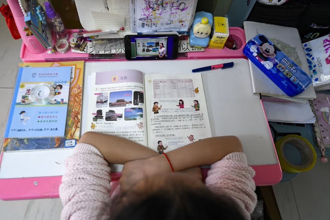 首次超越！腾讯和阿里巴巴AI模型中文理解力赢人类