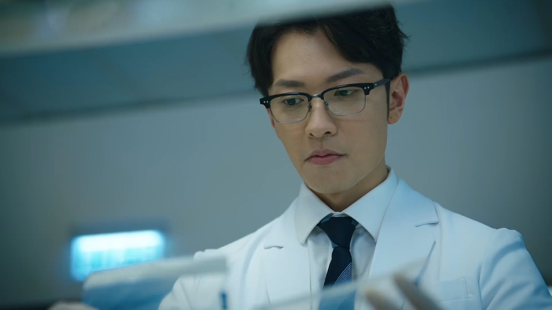 高钧贤晒与男密友贴身亲密照 网惊问“官宣恋情?”