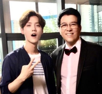 鹿晗关晓彤疯传领证  准岳父：瞎说！