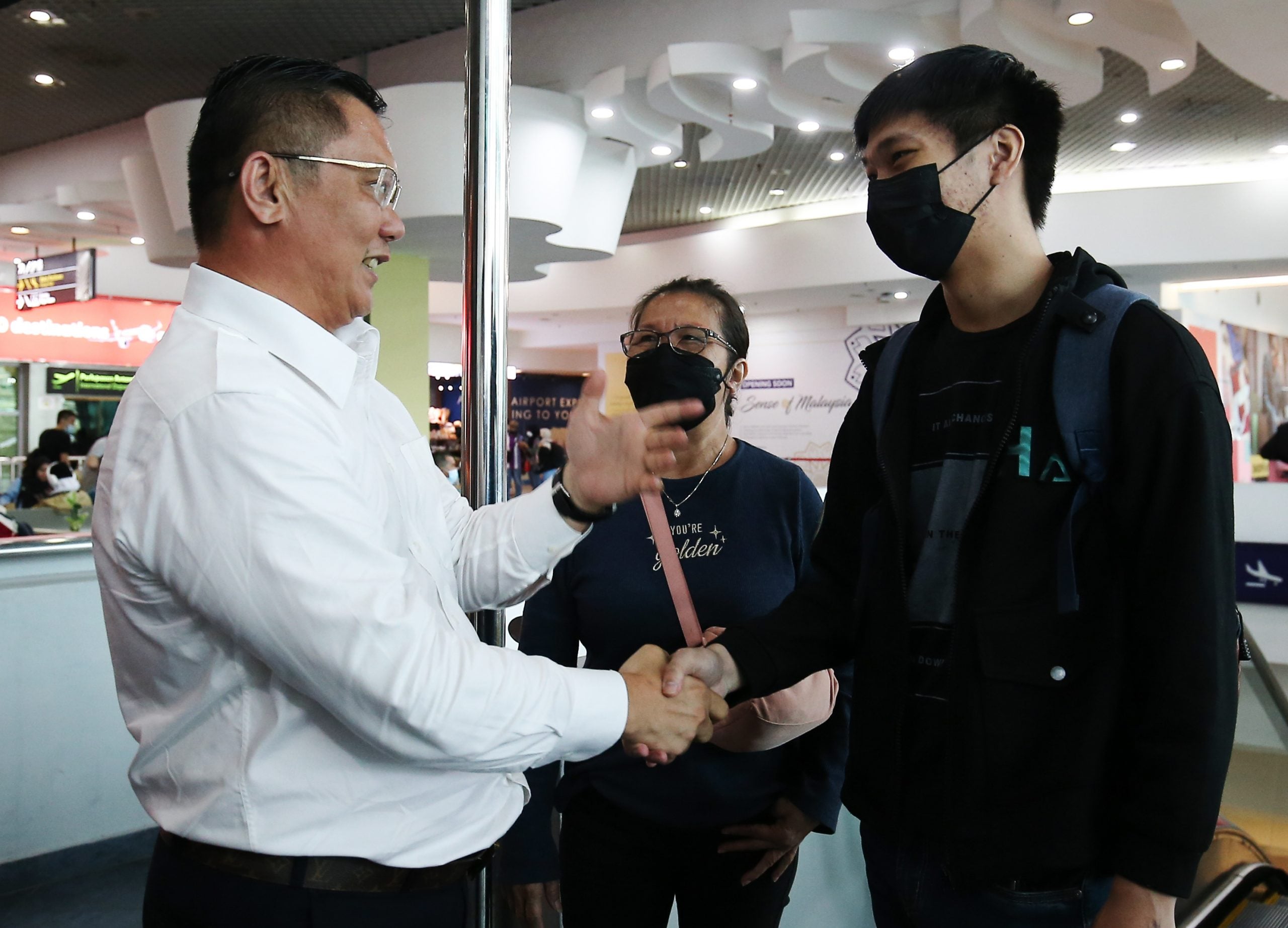 (全国版)19岁华青被卖猪仔至缅甸,浮罗独立候选人牵线救回国