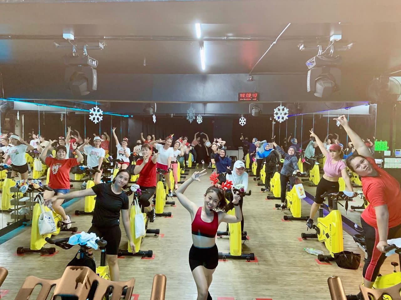 (刊期11月12日):有故事的人:兼职的动感单车教练