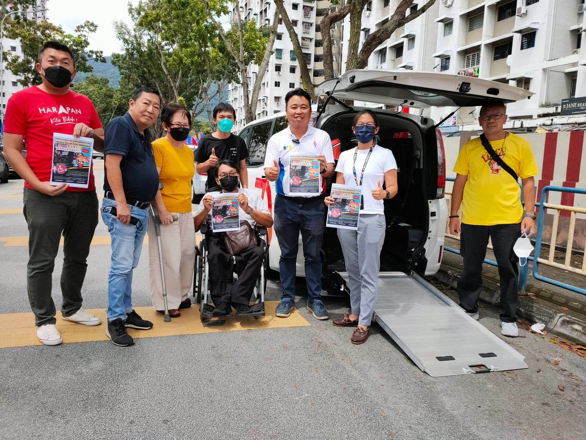 (大北马) 亚依淡区非政府组织免费载送障友、独居老人投票